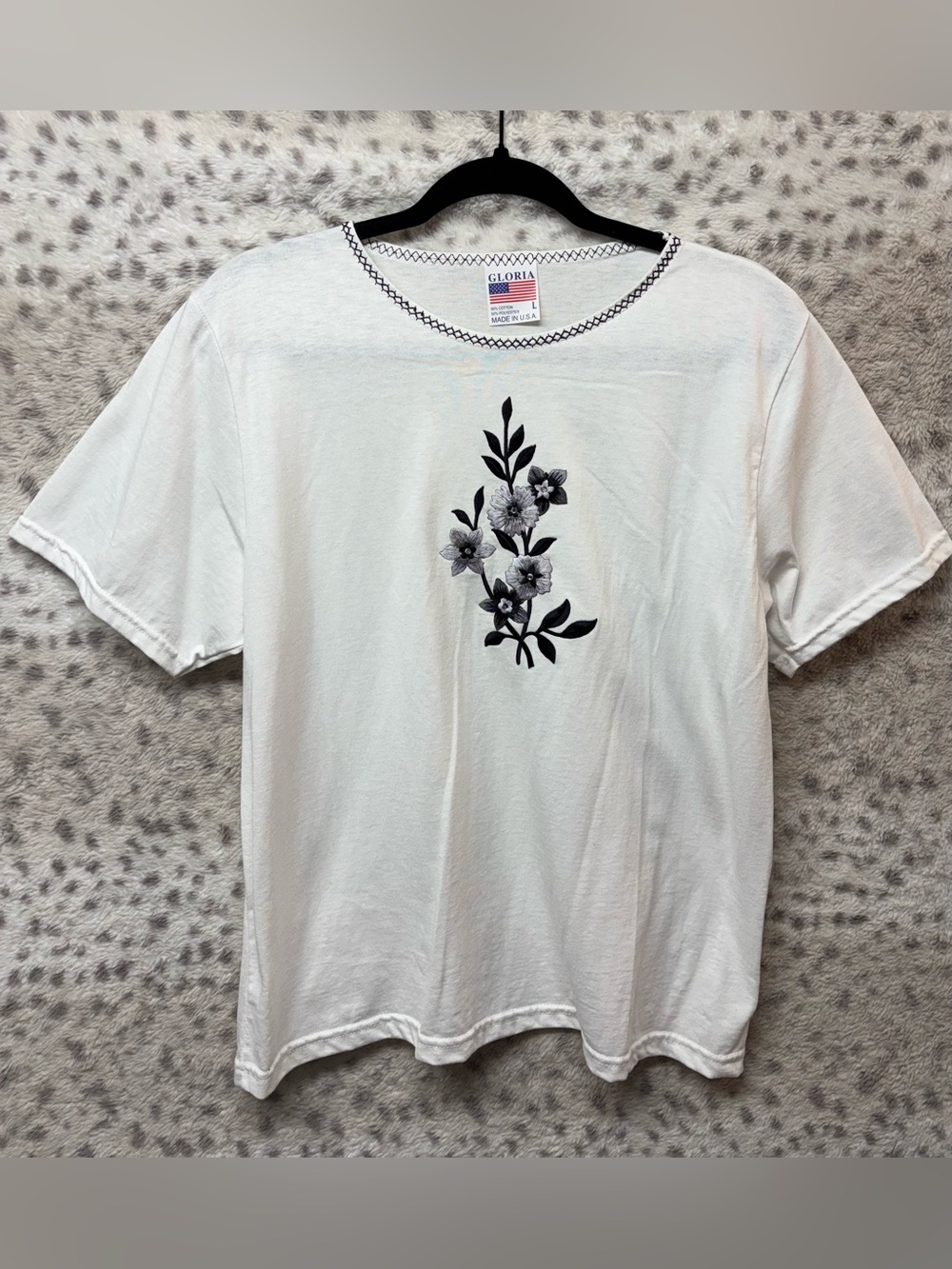 VINTAGE GLORIA FLORAL EMBROIDERED TEE